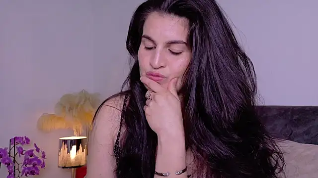 lizdevine online show from 09/10/25, 04:17