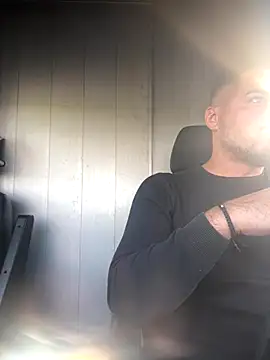 imooLoov online show from 10/21/25, 07:52