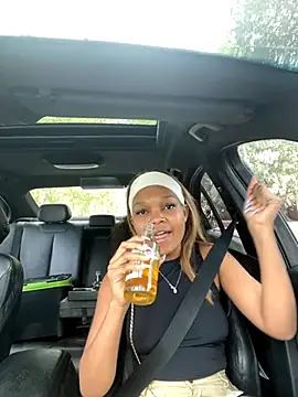 Snapshot of BaddestAss22 chatting on 09/13/25, 08:47 BaddestAss22 online show from 09/13/25, 08:47