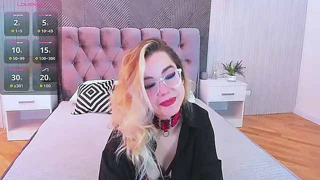 Snapshot of PrincessSlay chatting on 10/20/25, 05:20 PrincessSlay online show from 10/20/25, 05:20