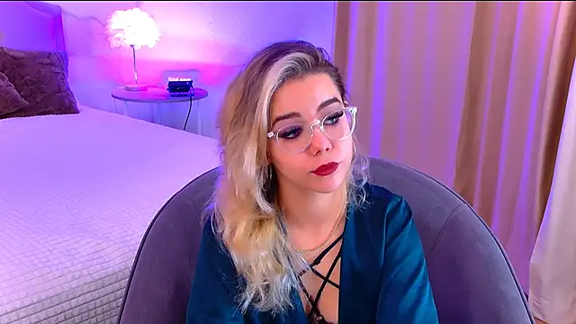 Snapshot of PrincessSlay chatting on 09/19/25, 05:33 PrincessSlay online show from 09/19/25, 05:33
