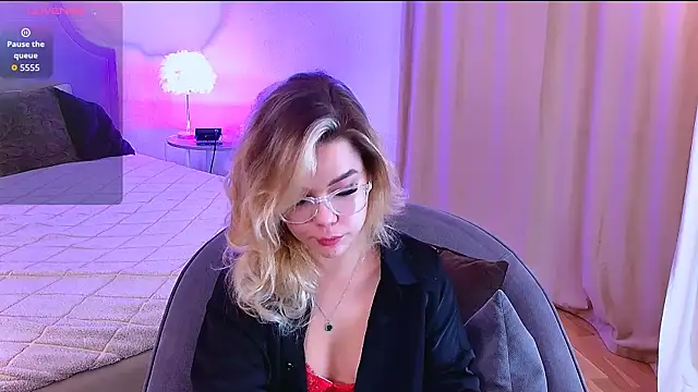 Snapshot of PrincessSlay chatting on 09/29/25, 05:36 PrincessSlay online show from 09/29/25, 05:36
