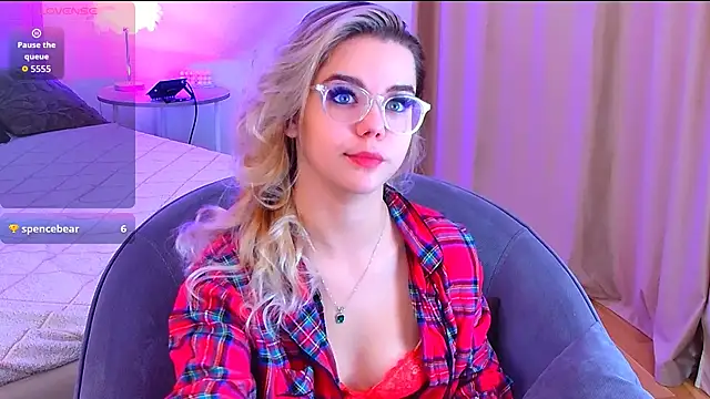 Snapshot of PrincessSlay chatting on 09/25/25, 05:24 PrincessSlay online show from 09/25/25, 05:24