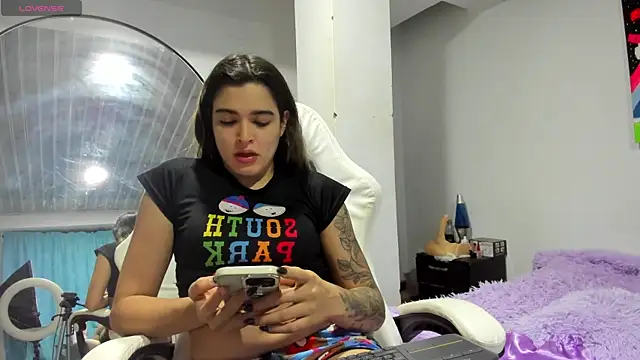 MiaVillalobos online show from 04/22/26, 07:48