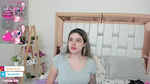 Snapshot of MiaVillalobos chatting on 09/10/25, 11:53 MiaVillalobos online show from 09/10/25, 11:53