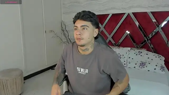 JamesDeker online show from 10/22/25, 08:08