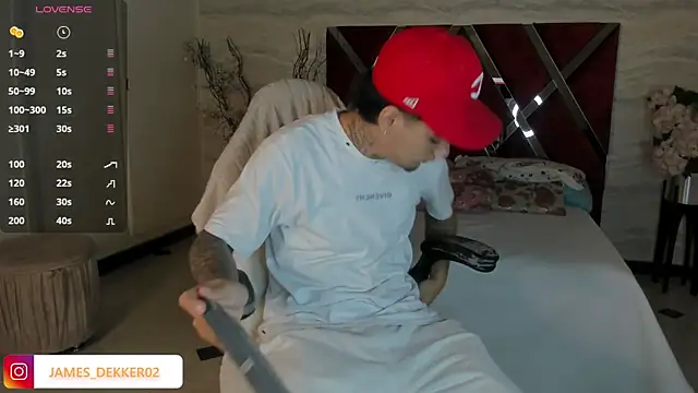 JamesDeker online show from 10/01/25, 07:40