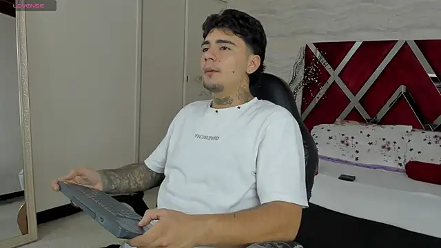 JamesDeker online show from 10/24/25, 08:08