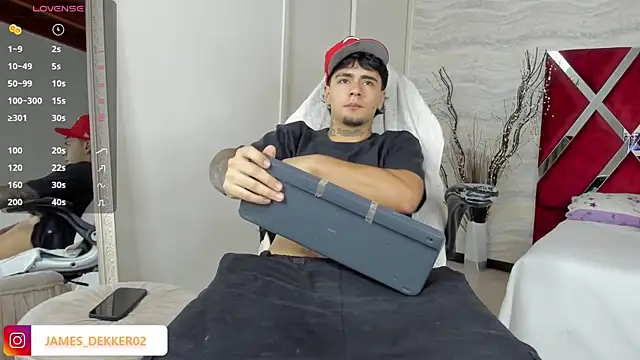 JamesDeker online show from 09/29/25, 08:14