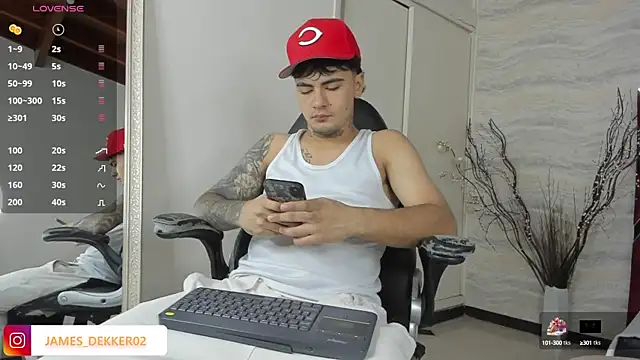 JamesDeker online show from 10/11/25, 08:10