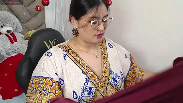 Snapshot of heluejamil chatting on 11/27/25, 07:58 heluejamil online show from 11/27/25, 07:58