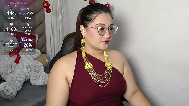 Snapshot of heluejamil chatting on 11/18/25, 08:01 heluejamil online show from 11/18/25, 08:01