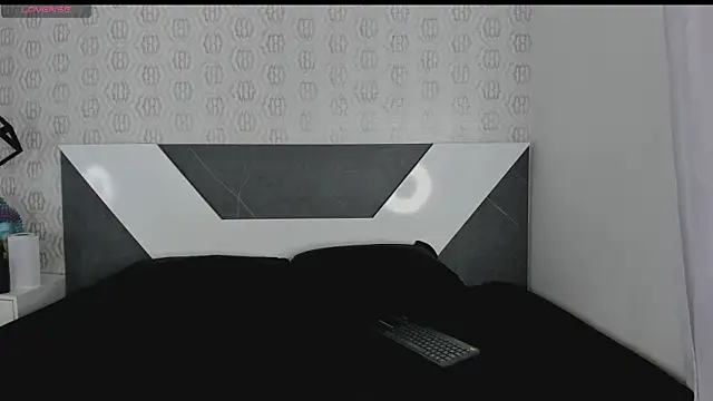 Mia-Medina online show from 11/12/25, 08:01