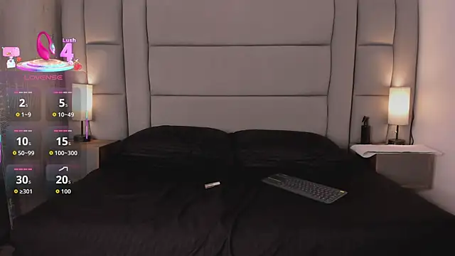 Mia-Medina online show from 10/30/25, 08:06