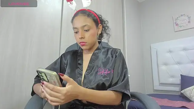 sophiasweet  1 online show from 12/19/25, 05:00