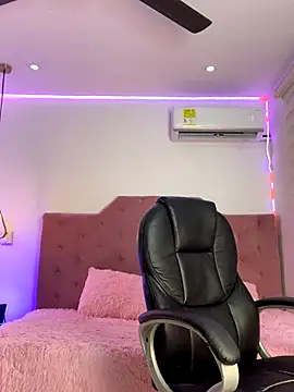 Velveet x online show from 11/12/25, 11:36