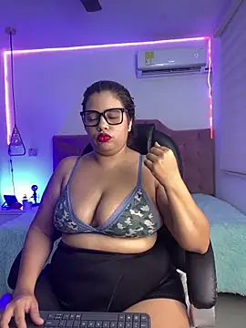 Velveet x online show from 10/17/25, 12:18