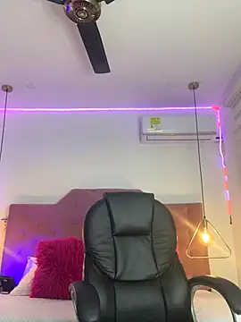 Velveet x online show from 12/18/25, 11:36