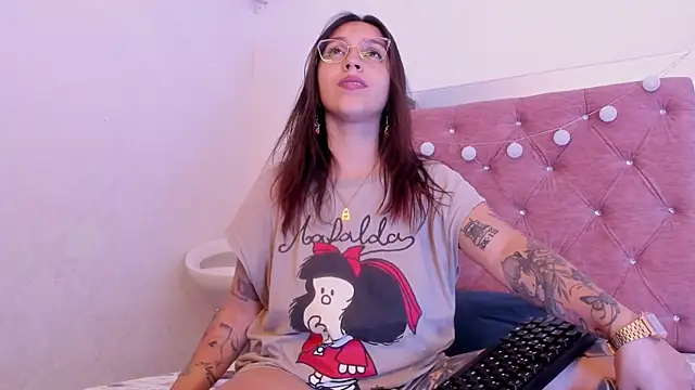 JulianaCarter online show from 05/19/26, 07:43