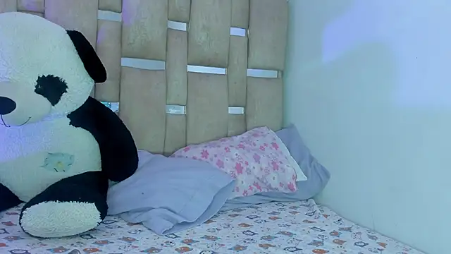 JulianaCarter online show from 12/19/25, 08:00