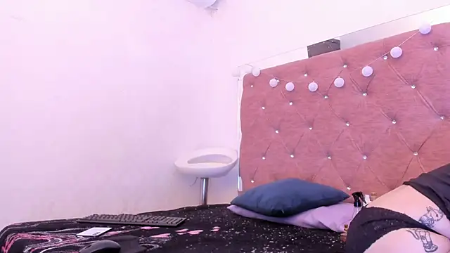 JulianaCarter online show from 05/11/26, 06:49