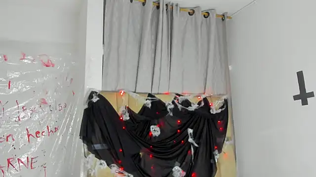JulianaCarter online show from 10/18/25, 07:38