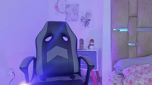 JulianaCarter online show from 12/15/25, 08:03