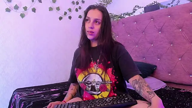 JulianaCarter online show from 03/31/26, 08:11