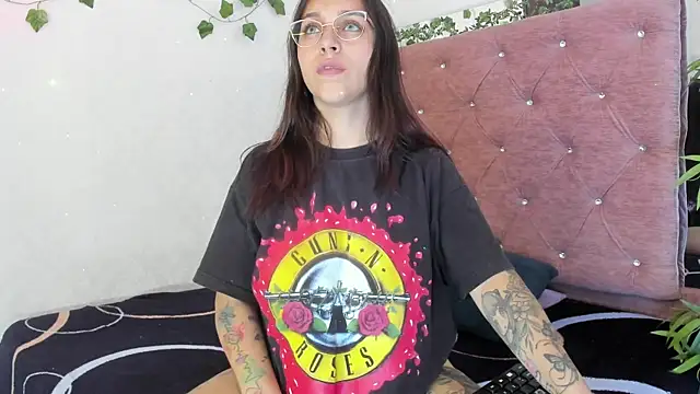 JulianaCarter online show from 04/23/26, 07:48