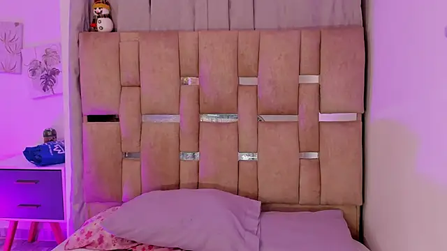 JulianaCarter online show from 12/14/25, 08:14