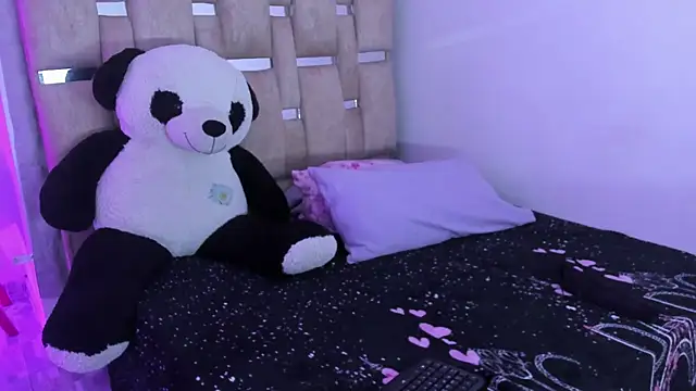 JulianaCarter online show from 11/11/25, 08:14