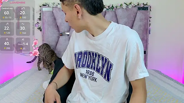 lana and liam  online show from 11/16/25, 10:42