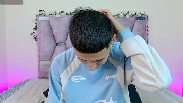 lana and liam  online show from 11/08/25, 10:41