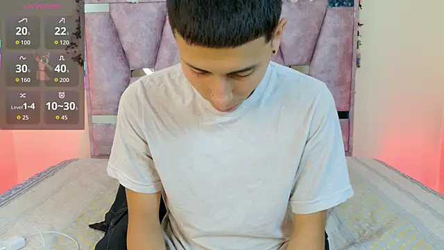 lana and liam  online show from 10/31/25, 10:34