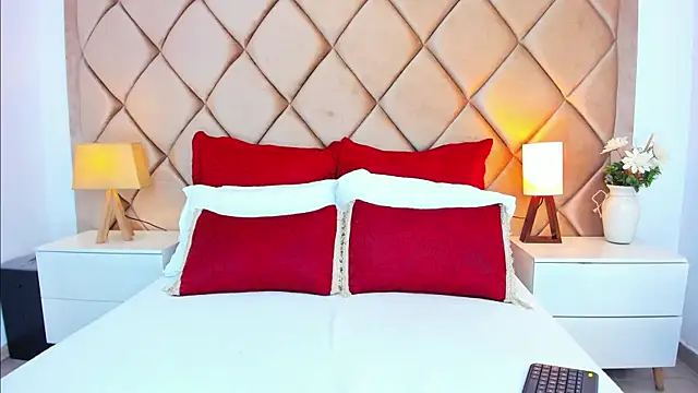 AngelinaDuvall online show from 12/16/25, 09:13