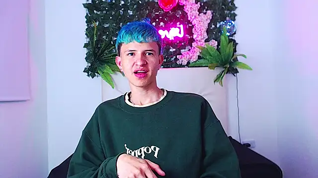 Snapshot of iam_lukas__ chatting on 10/10/25, 03:29 iam lukas online show from 10/10/25, 03:29