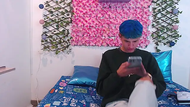 Snapshot of iam_lukas__ chatting on 09/10/25, 02:54 iam lukas online show from 09/10/25, 02:54