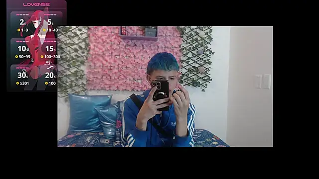 Snapshot of iam_lukas__ chatting on 09/23/25, 03:13 iam lukas online show from 09/23/25, 03:13