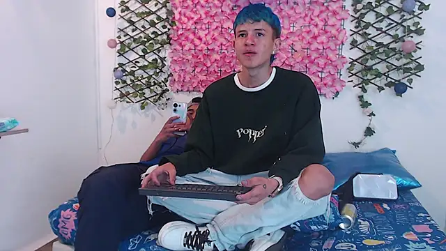 Snapshot of iam_lukas__ chatting on 09/11/25, 04:45 iam lukas online show from 09/11/25, 04:45