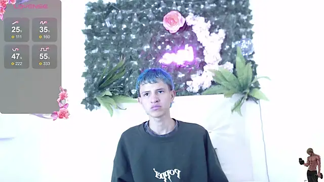 Snapshot of iam_lukas__ chatting on 09/30/25, 01:33 iam lukas online show from 09/30/25, 01:33