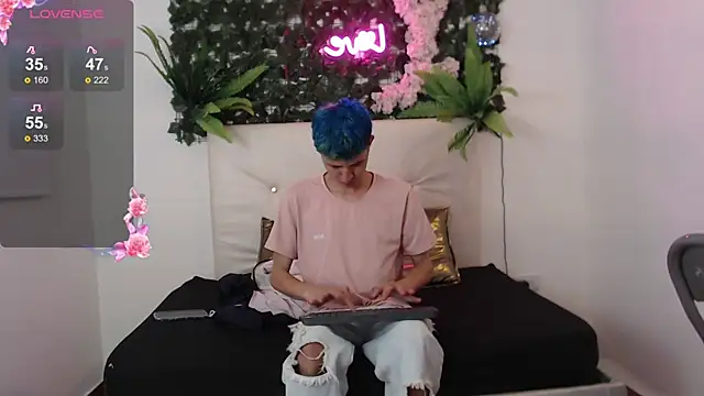 Snapshot of iam_lukas__ chatting on 10/02/25, 01:53 iam lukas online show from 10/02/25, 01:53