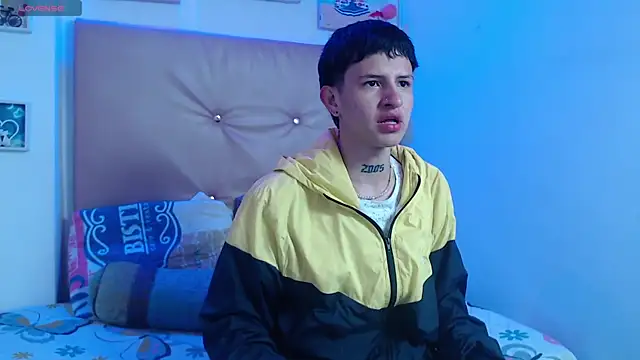 Snapshot of iam_lukas__ chatting on 12/17/25, 03:17 iam lukas online show from 12/17/25, 03:17