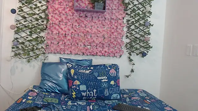 Snapshot of iam_lukas__ chatting on 09/13/25, 08:42 iam lukas online show from 09/13/25, 08:42