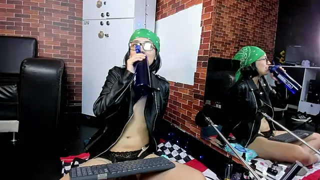 michaelmistress online show from 09/22/25, 12:00