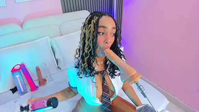 Clawdeen  wolf online show from 06/16/26, 07:58