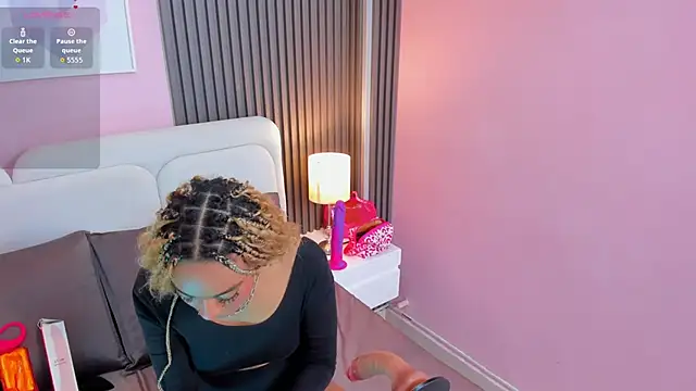 Clawdeen  wolf online show from 12/18/25, 08:45