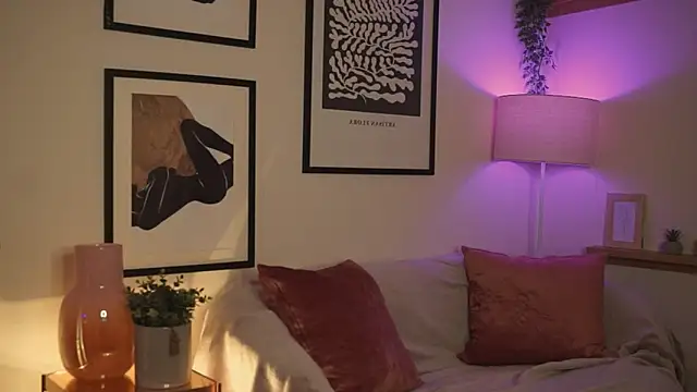 midnightbby  online show from 01/10/26, 02:56