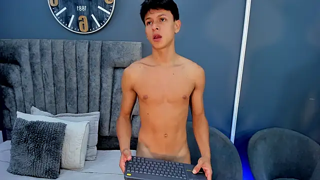 stephane rouss online show from 10/28/25, 09:14