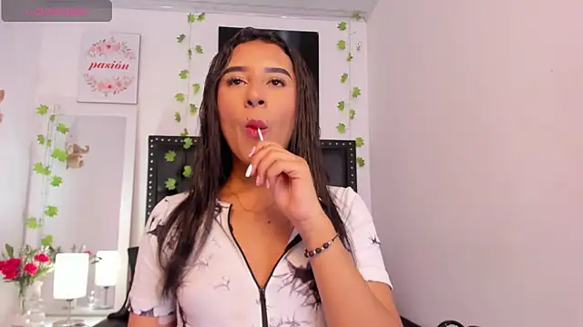 Snapshot of ScarlettVell chatting on 01/18/26, 07:28 ScarlettVell online show from 01/18/26, 07:28