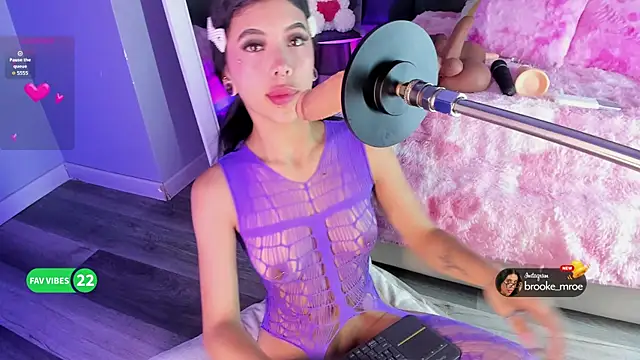 Brooke monroe online show from 11/08/25, 04:43